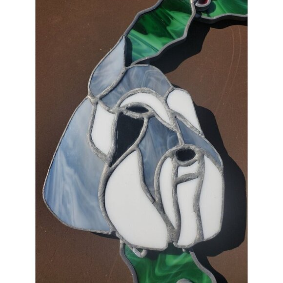 Handmade Vintage Stained Glass Christmas Wreath Dogs Holly Leaves Berries - Picture 3 of 10